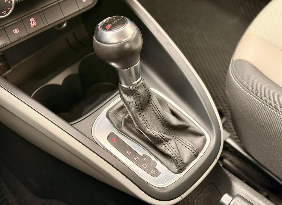 Audi A1, I (8X) 1.4 AMT (122 л.с.)