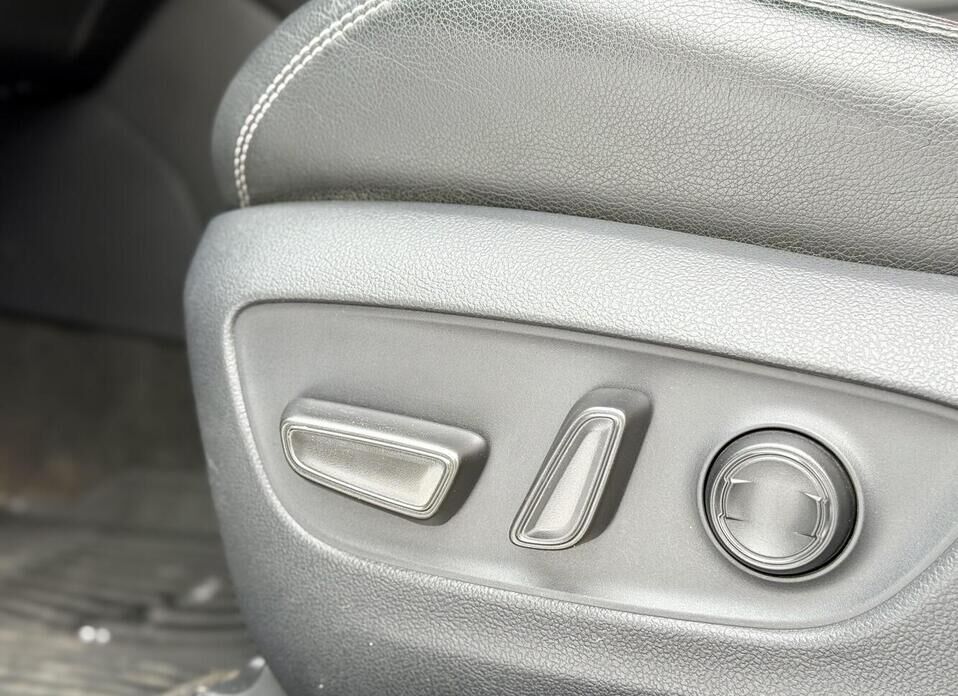 Toyota RAV4, V (XA50) 2.5 AT (199 л.с.) 4WD