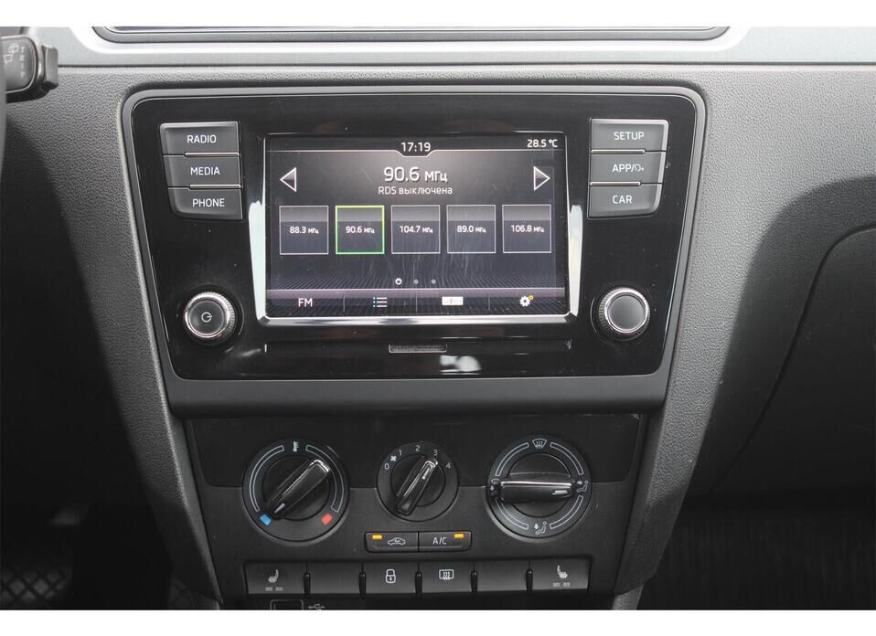 Skoda Rapid 1.6 AT (110 л.с.)