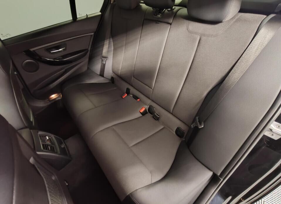 BMW 3 серии 318i 1.5 AT (136 л.с.)