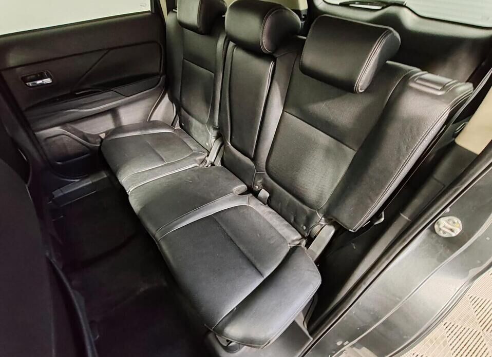 Mitsubishi Outlander, III Рестайлинг 2 2.4 CVT (167 л.с.) 4WD