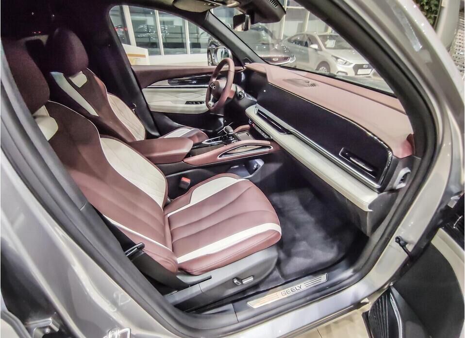 Geely Monjaro 2.0 AT (238 л.с.) 4WD