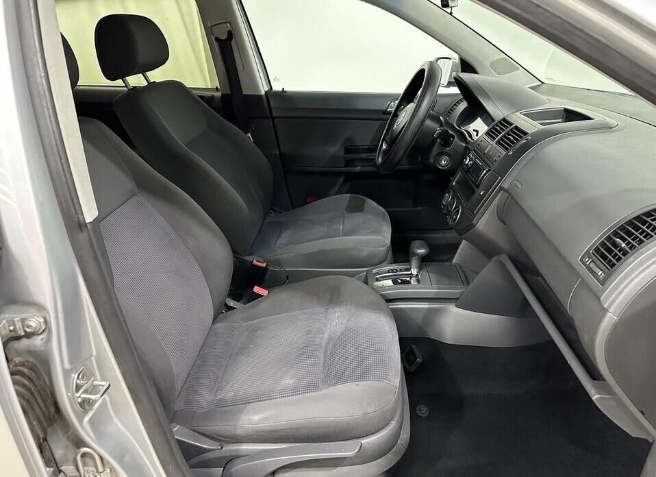 Volkswagen Polo, IV Рестайлинг 1.4 AT (75 л.с.)