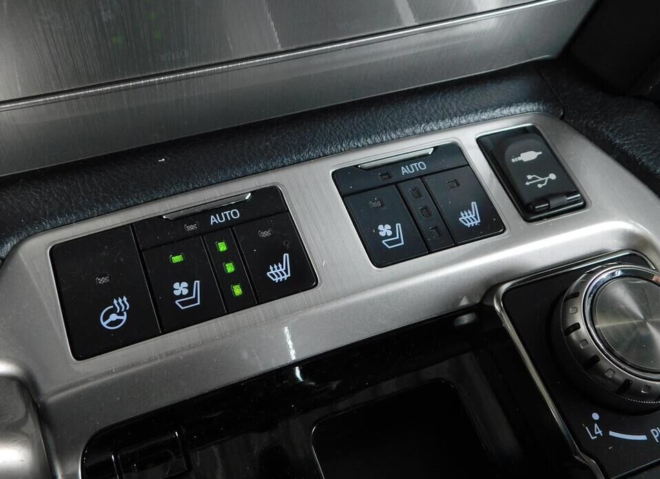 Toyota Land Cruiser 4.5d AT (249 л.с.) 4WD