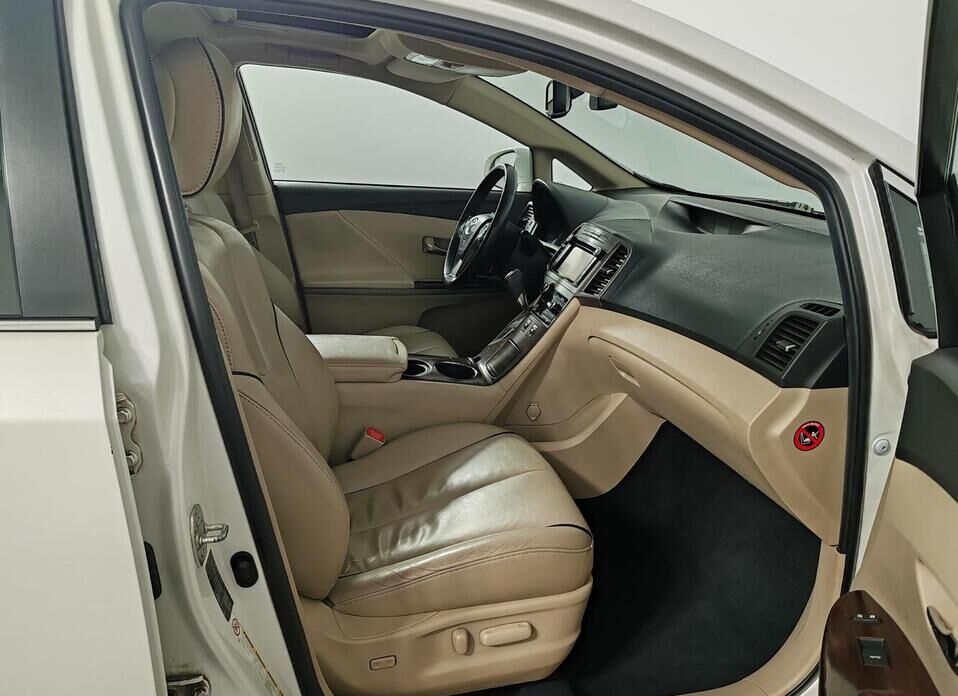 Toyota Venza, I Рестайлинг 2.7 AT (185 л.с.) 4WD