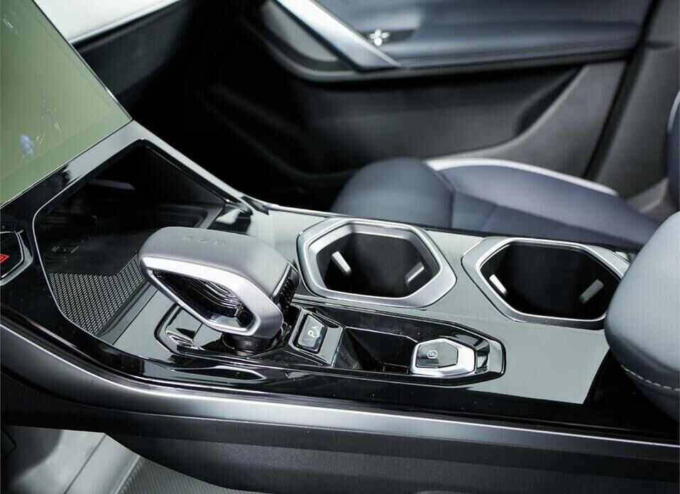 Geely Atlas, II 2.0 AT (200 л.с.) 4WD