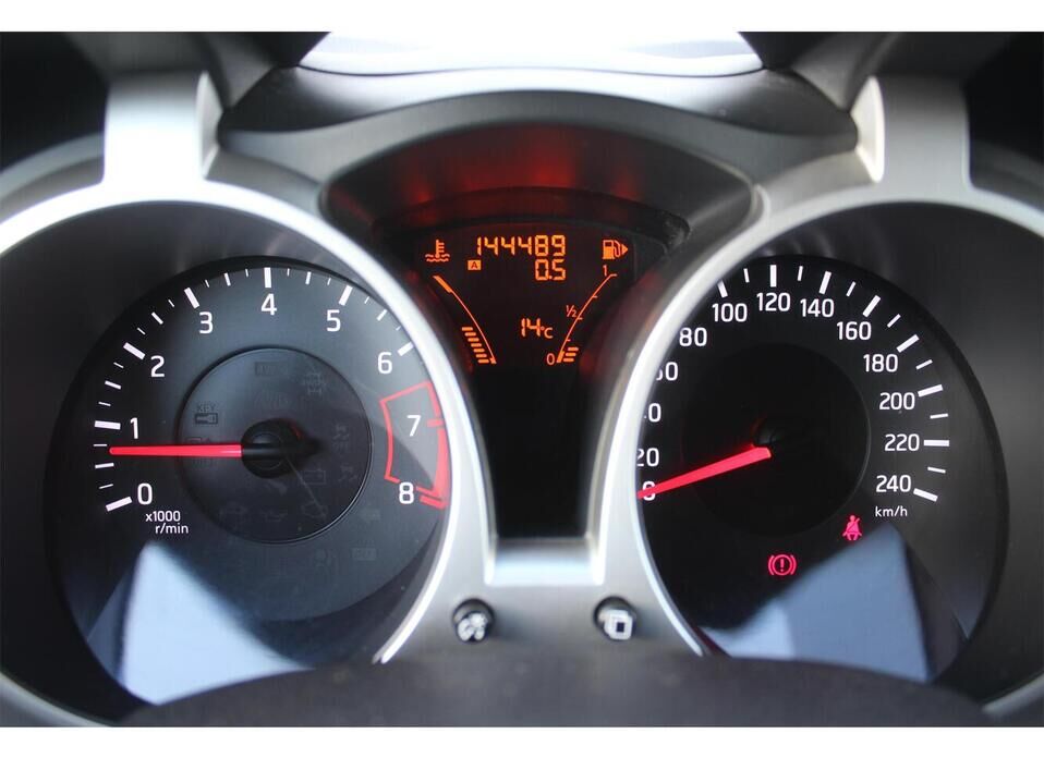 Nissan Juke, I 1.6 MT (117 л.с.)
