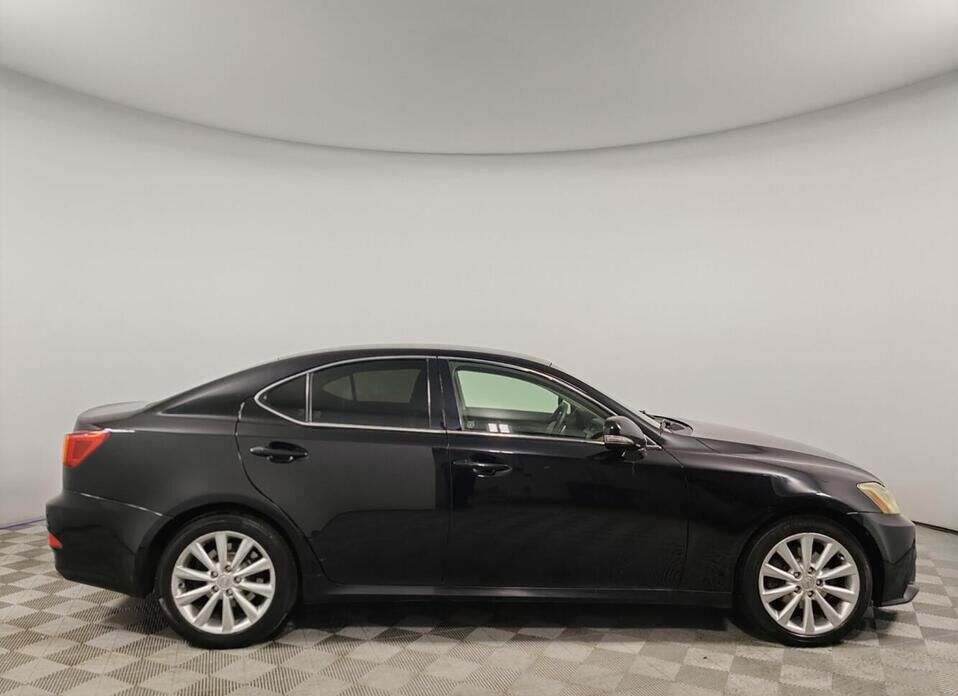 Lexus IS 250 2.5 AT (208 л.с.)
