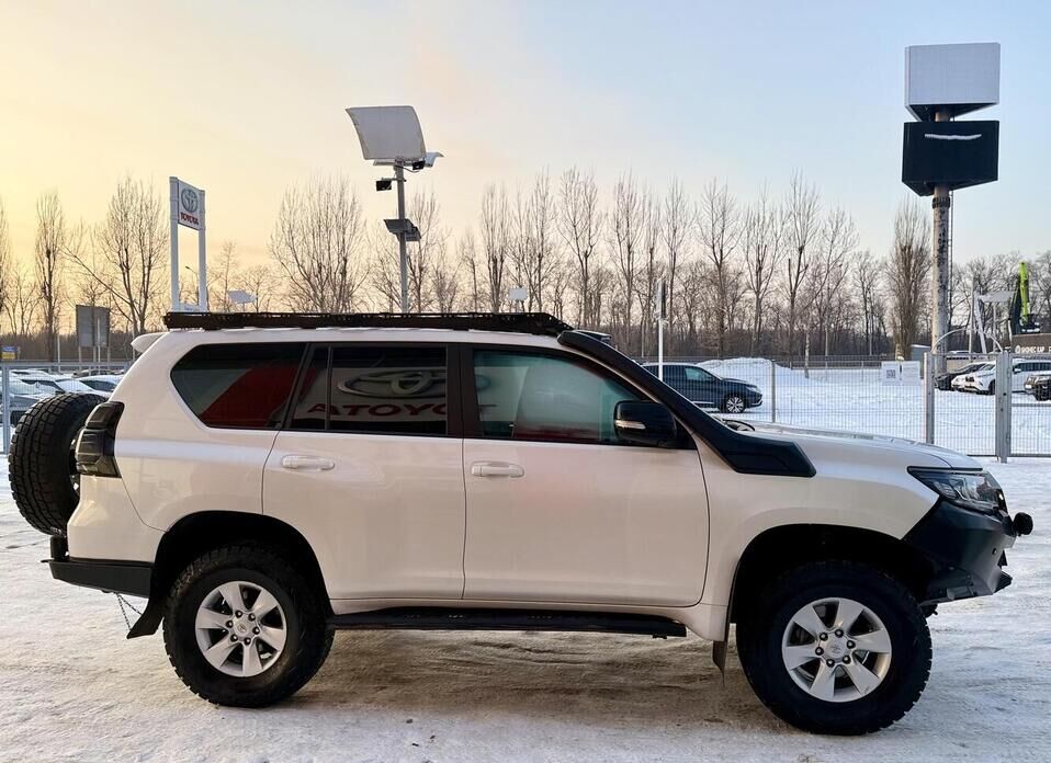 Toyota Land Cruiser Prado, 150 Series Рестайлинг 3 2.8d AT (200 л.с.) 4WD
