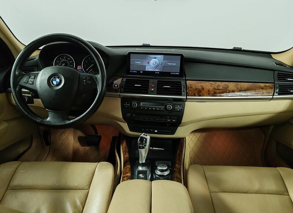 BMW X5, II (E70) 30i 3.0 AT (272 л.с.) 4WD