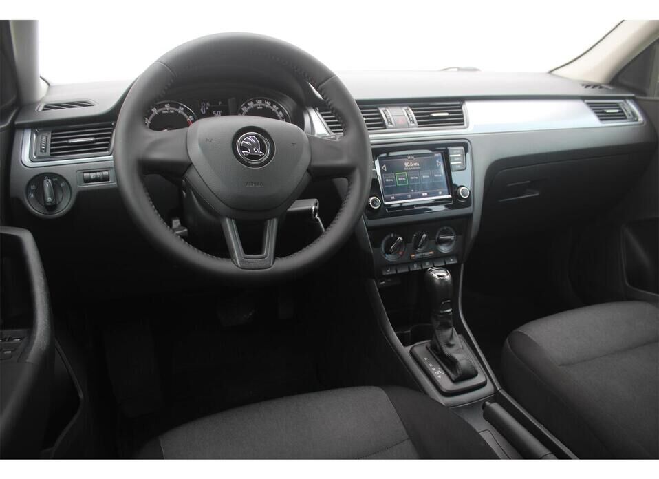 Skoda Rapid 1.6 AT (110 л.с.)