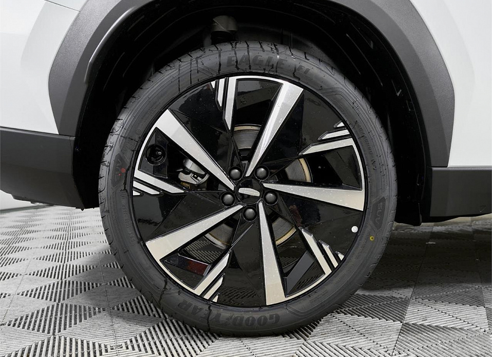 Geely Atlas, II 2.0 AMT (200 л.с.)