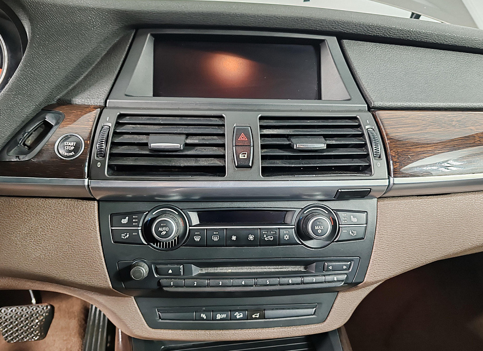 BMW X5, II (E70) Рестайлинг 30d 3.0d AT (245 л.с.) 4WD