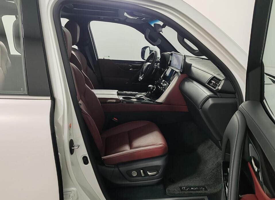 Lexus LX, IV 600 3.5 AT (415 л.с.) 4WD