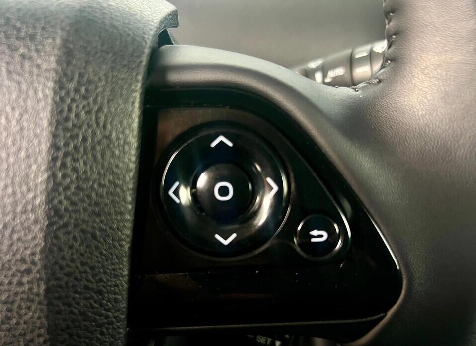 Toyota Prius, IV Рестайлинг (XW50) 1.8hyb AT (98 л.с.)