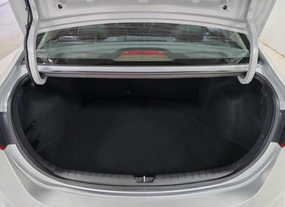 Hyundai Solaris, II Рестайлинг 1.6 AT (123 л.с.)