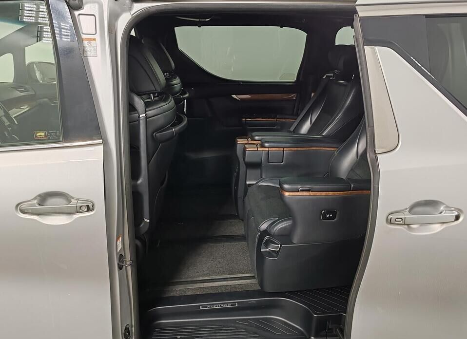 Toyota Alphard, III 3.5 AT (275 л.с.)