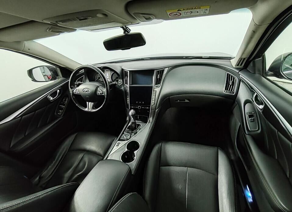 Infiniti Q50 2.0 AT (211 л.с.)