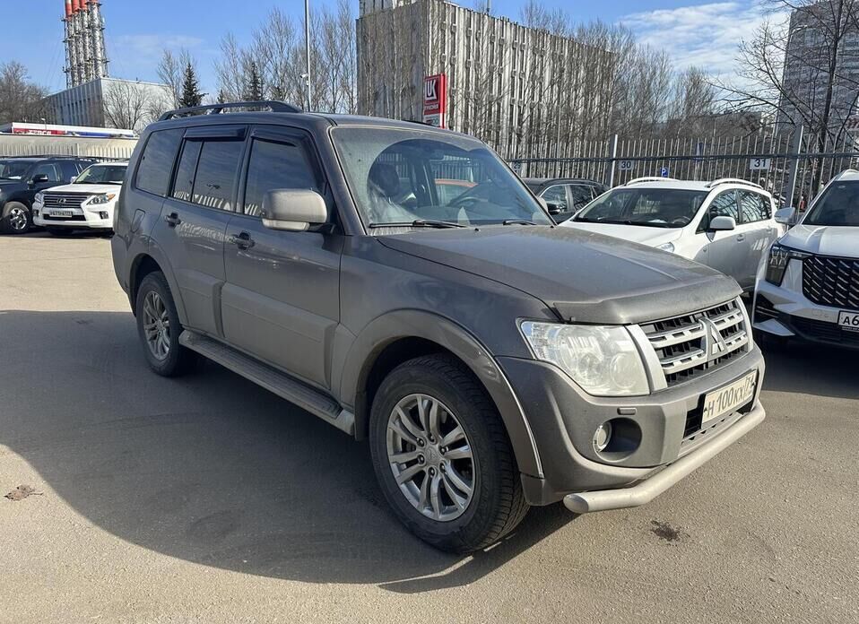 Mitsubishi Pajero, IV Рестайлинг 1 3.2d AT (200 л.с.) 4WD