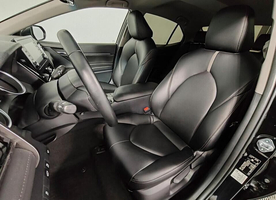 Toyota Camry, VIII (XV70) Рестайлинг 2.0 CVT (150 л.с.)