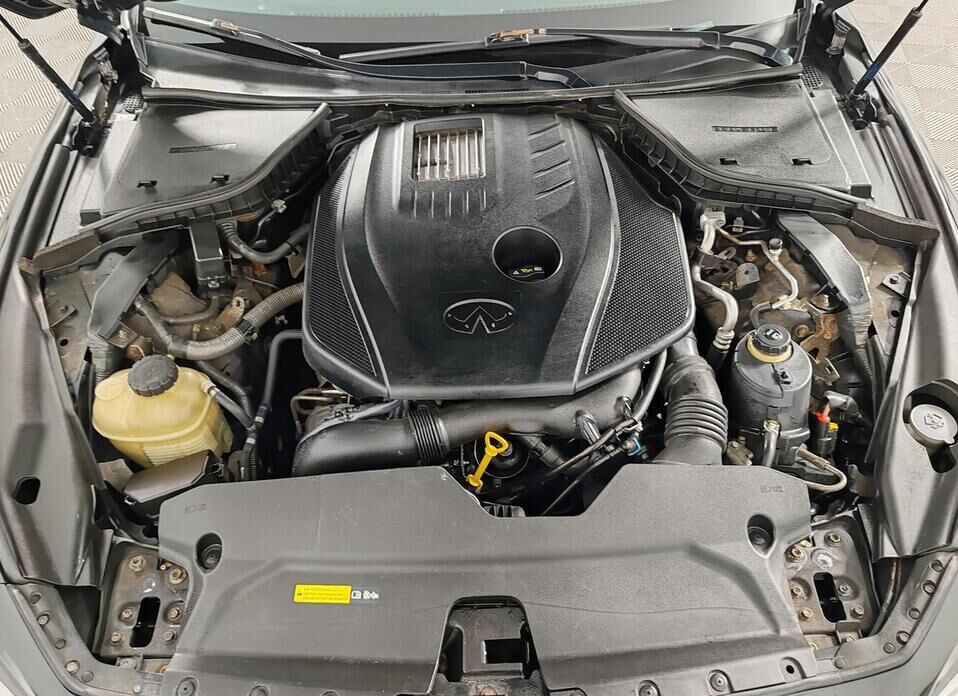 Infiniti Q50 2.0 AT (211 л.с.)