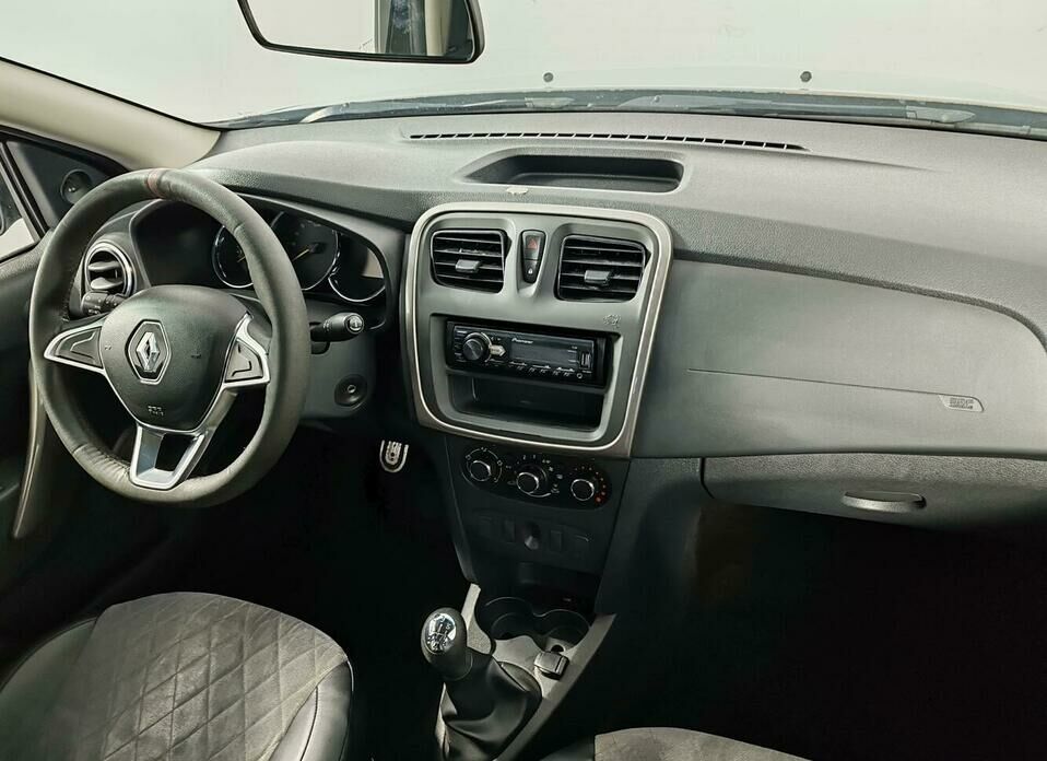 Renault Logan 1.6 MT (82 л.с.)