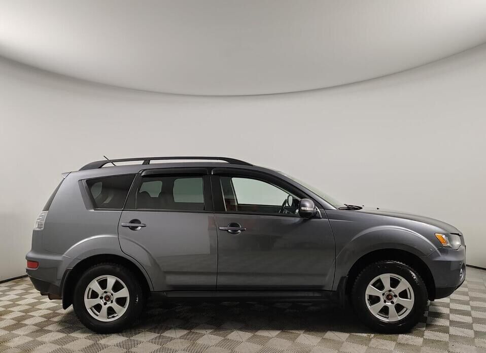 Mitsubishi Outlander, II Рестайлинг 2.0 CVT (147 л.с.) 4WD