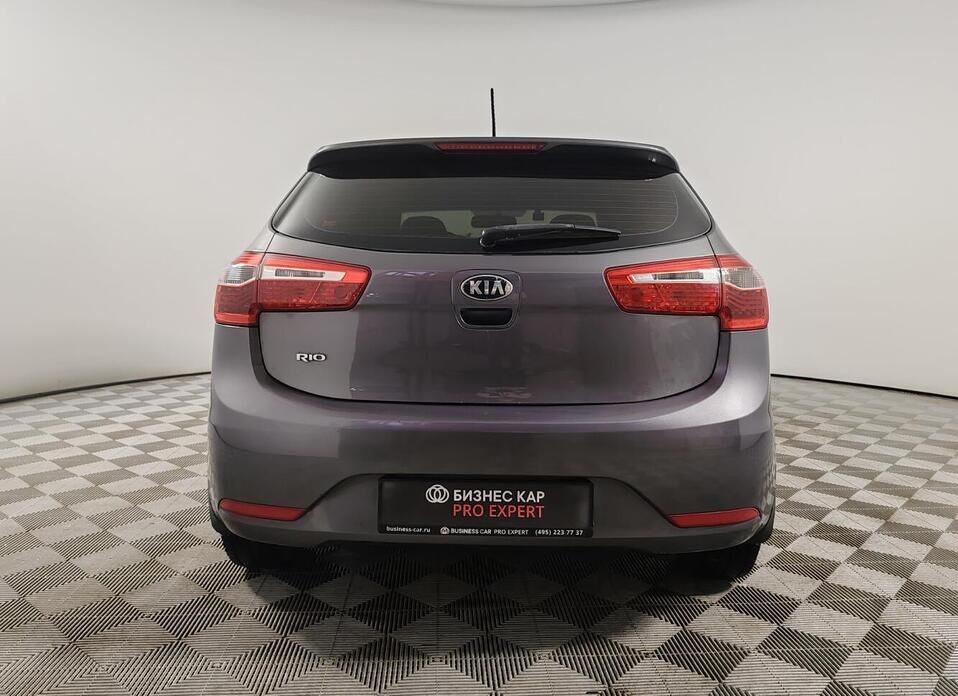 Kia Rio, III 5-speed 1.6 MT (123 л.с.)