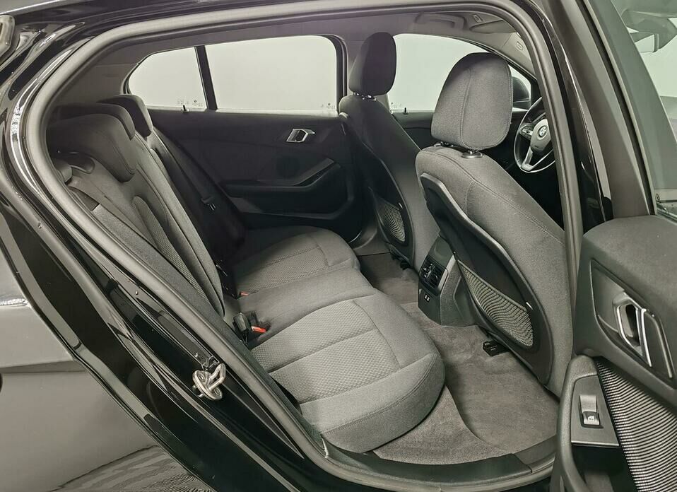 BMW 1 серии 118i 1.5 AMT (140 л.с.)