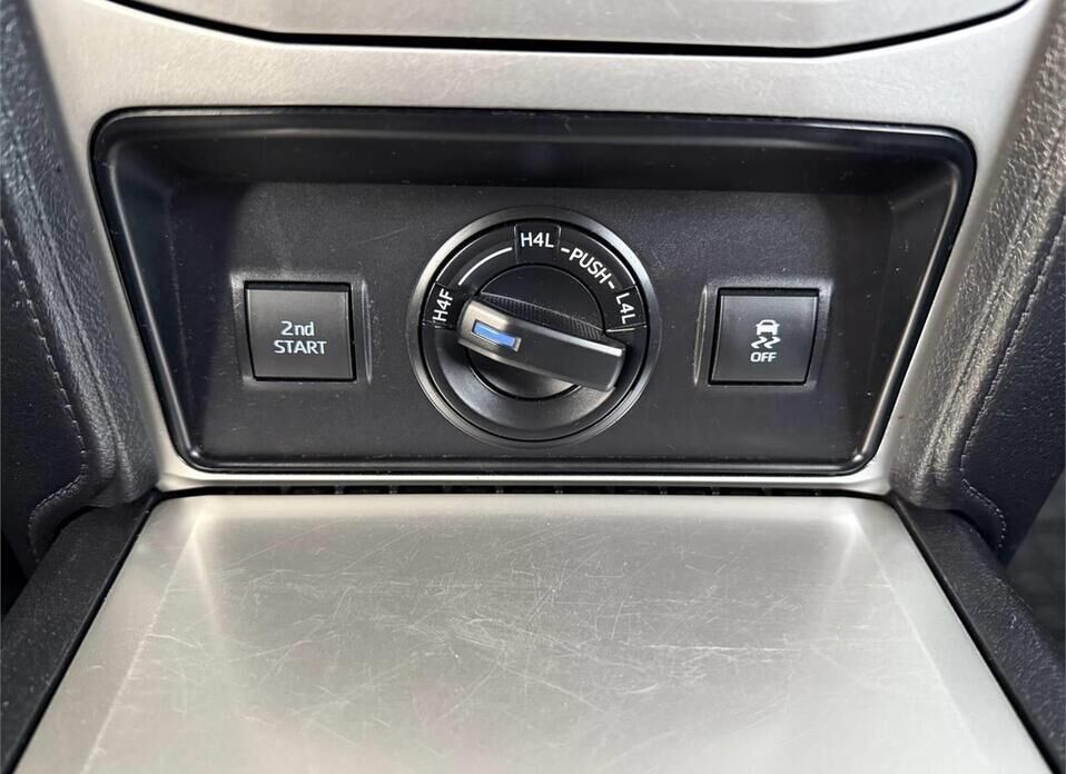 Toyota Land Cruiser Prado, 150 Series Рестайлинг 2 2.7 AT (163 л.с.) 4WD