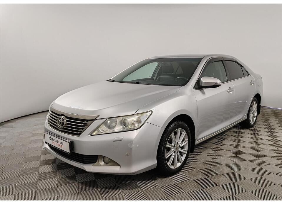 Toyota Camry 3.5 AT (249 л.с.)