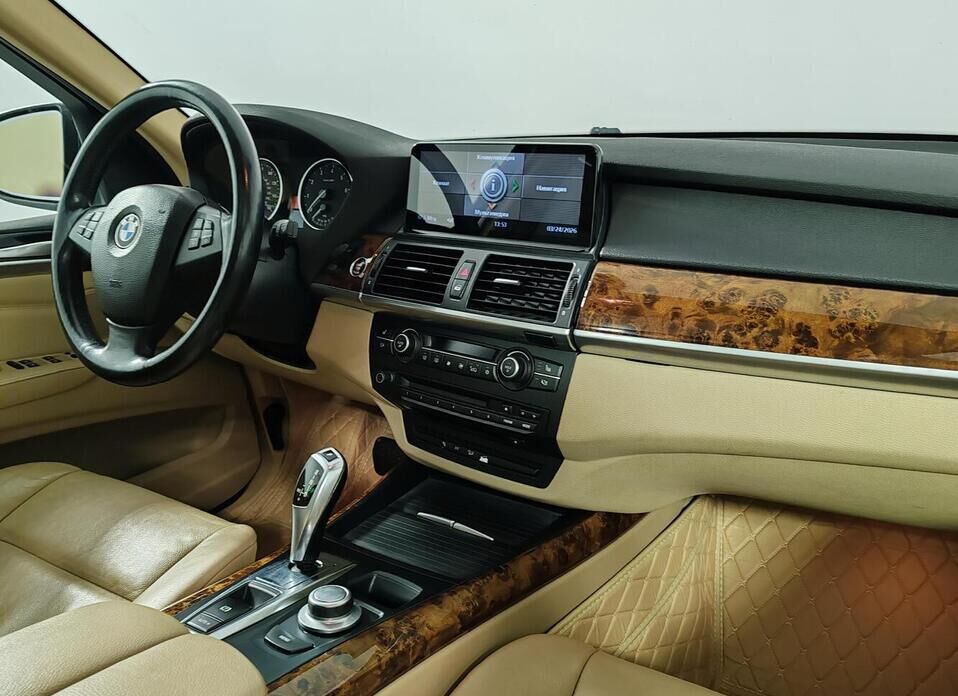 BMW X5, II (E70) 30i 3.0 AT (272 л.с.) 4WD