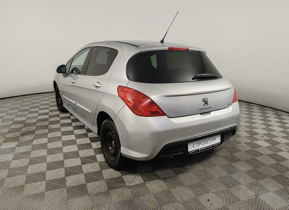Peugeot 308 1.6 AT (120 л.с.)