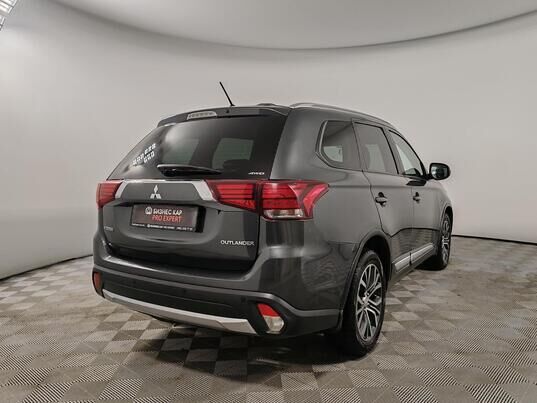 Mitsubishi Outlander, 2016&nbsp;г., 207&nbsp;172&nbsp;км