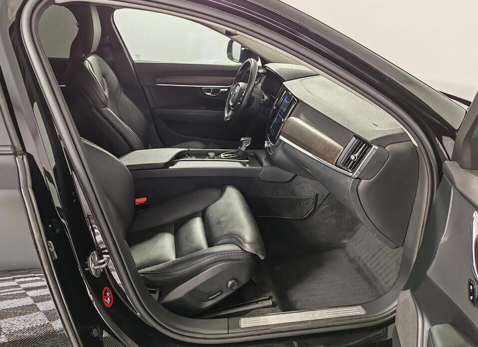 Volvo V90 Cross Country 2.0d AT (190 л.с.) 4WD