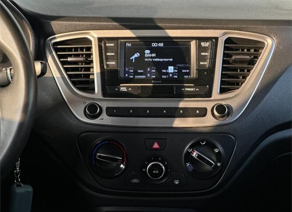 Hyundai Solaris, II Рестайлинг 1.6 MT (123 л.с.)