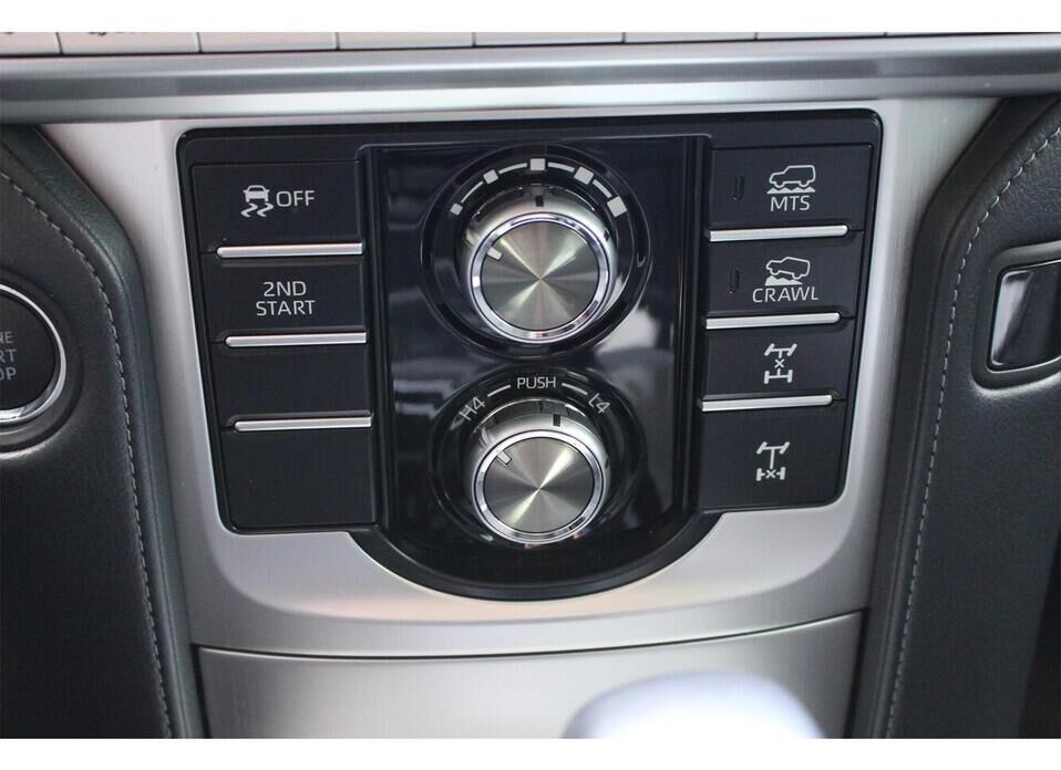 Toyota Land Cruiser Prado 2.8d AT (200 л.с.) 4WD