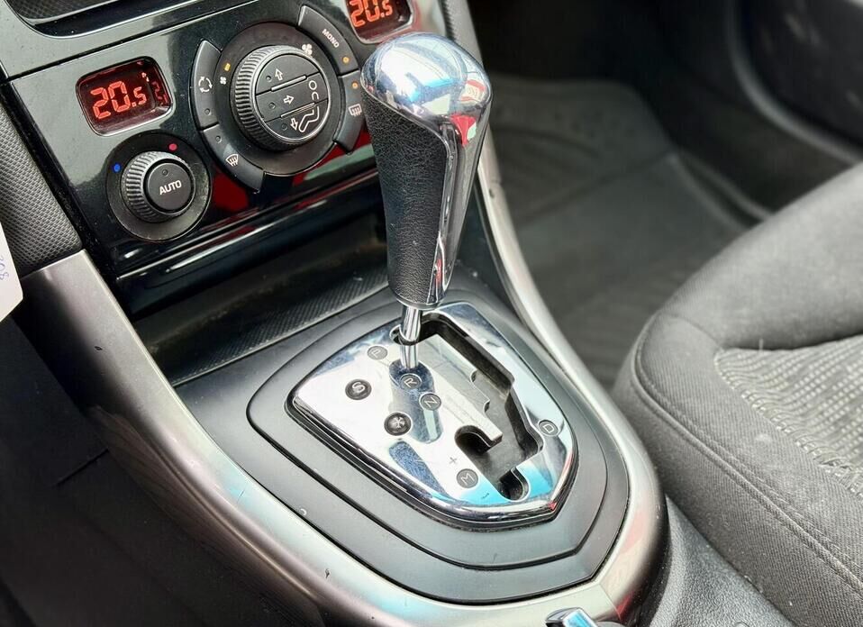 Peugeot 308, I Рестайлинг 1.6 AT (120 л.с.)