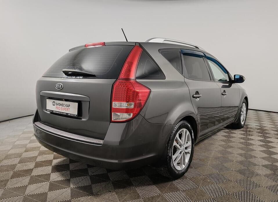 Kia Ceed, I Рестайлинг 1.6 MT (122 л.с.)