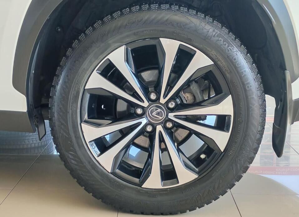 Lexus NX 200 2.0 CVT (150 л.с.)