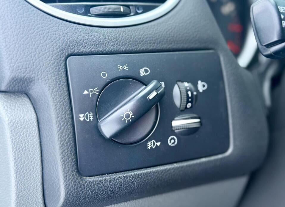 Ford Focus, II Рестайлинг 2.0 AT (145 л.с.)