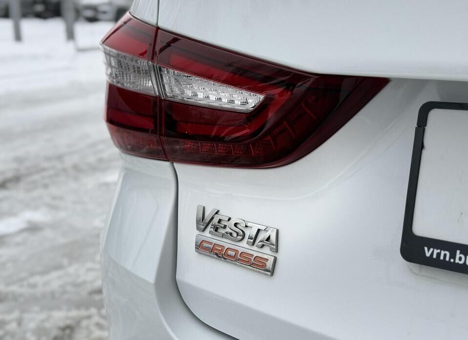 LADA (ВАЗ) Vesta, I Рестайлинг (NG) Cross 1.6 MT (106 л.с.)