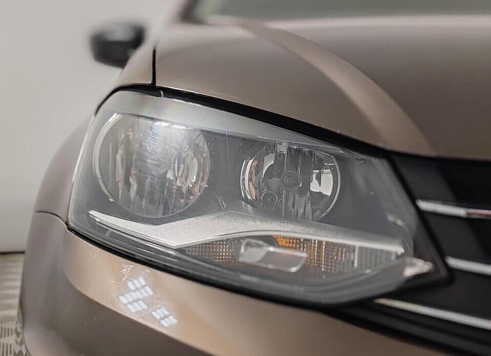 Volkswagen Polo, V Рестайлинг 1.6 AT (110 л.с.)