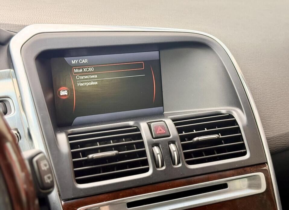 Volvo XC60, I 2.4d AT (215 л.с.) 4WD