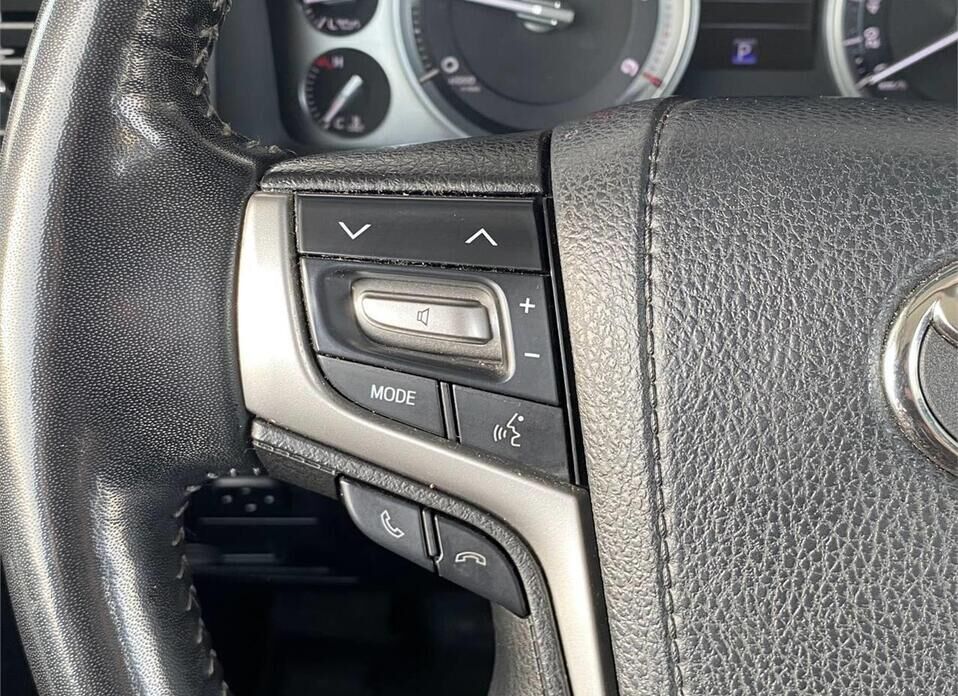 Toyota Land Cruiser, 200 Series Рестайлинг 2 4.5d AT (249 л.с.) 4WD