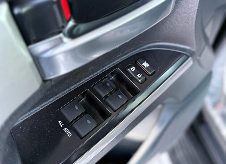 Toyota Land Cruiser, 200 Series Рестайлинг 2 4.5d AT (249 л.с.) 4WD