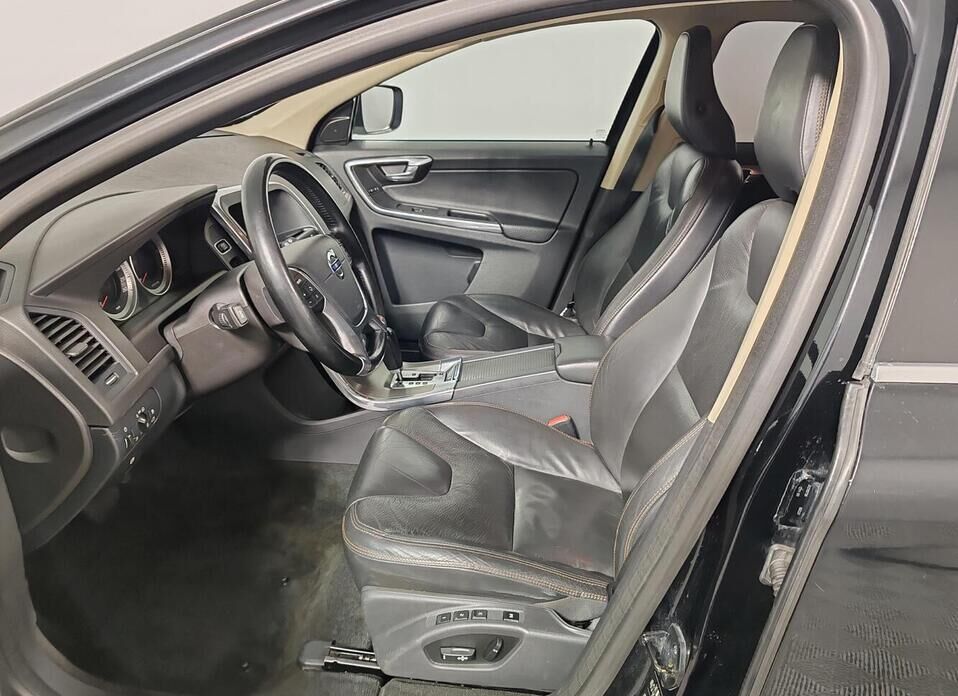 Volvo XC60, I 2.4d AT (163 л.с.) 4WD