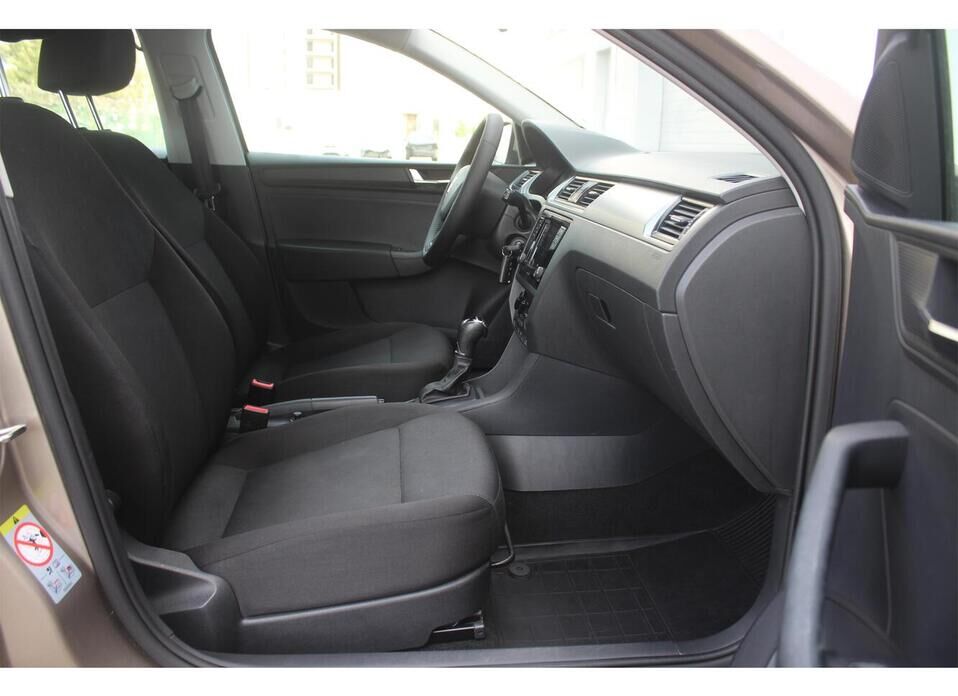 Skoda Rapid 1.6 AT (110 л.с.)