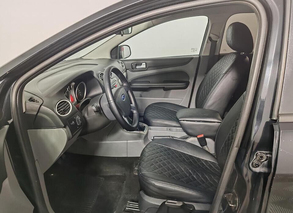 Ford Focus, II Рестайлинг 2.0 MT (145 л.с.)