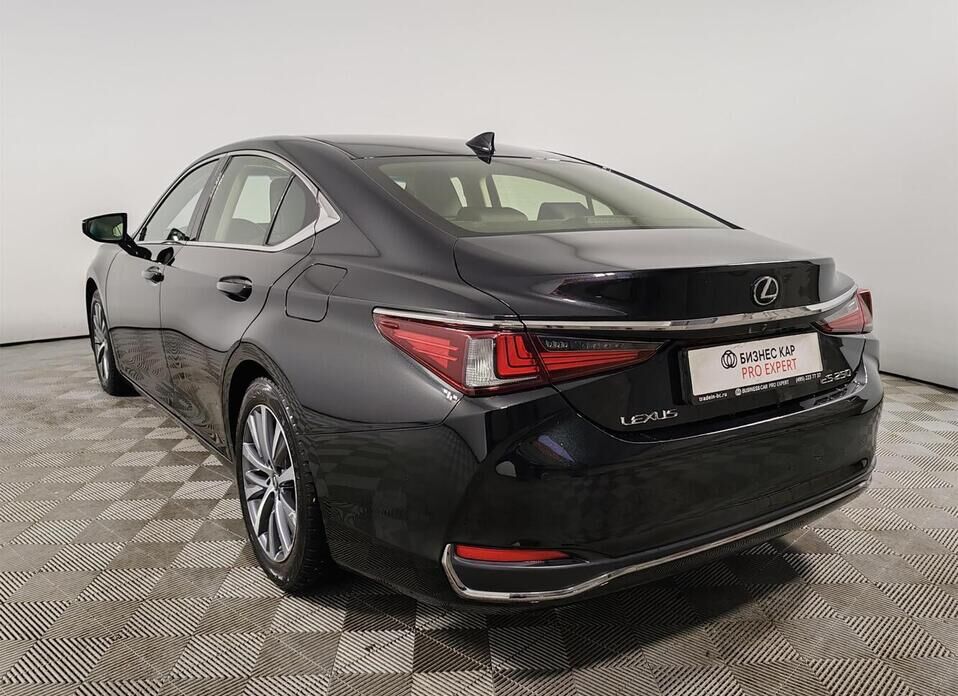 Lexus ES, VII 250 2.5 AT (200 л.с.)